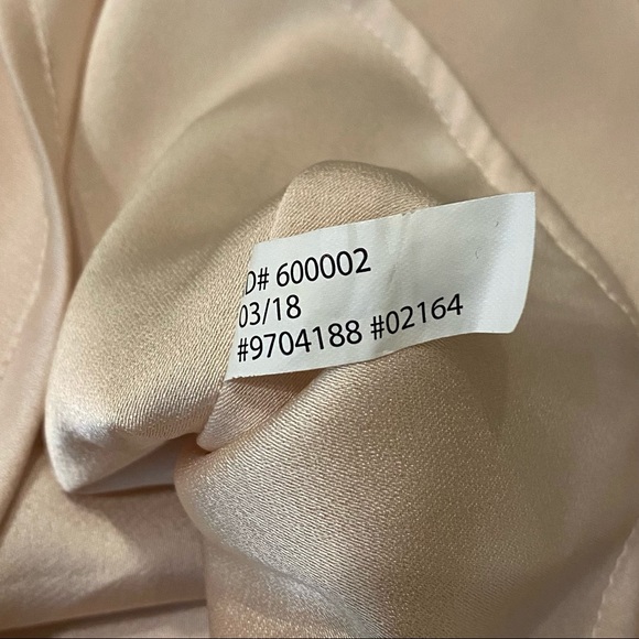 SOLD 💕NWT Express Button Front Light Pink Satin Barcelona Cami - Picture 10 of 14